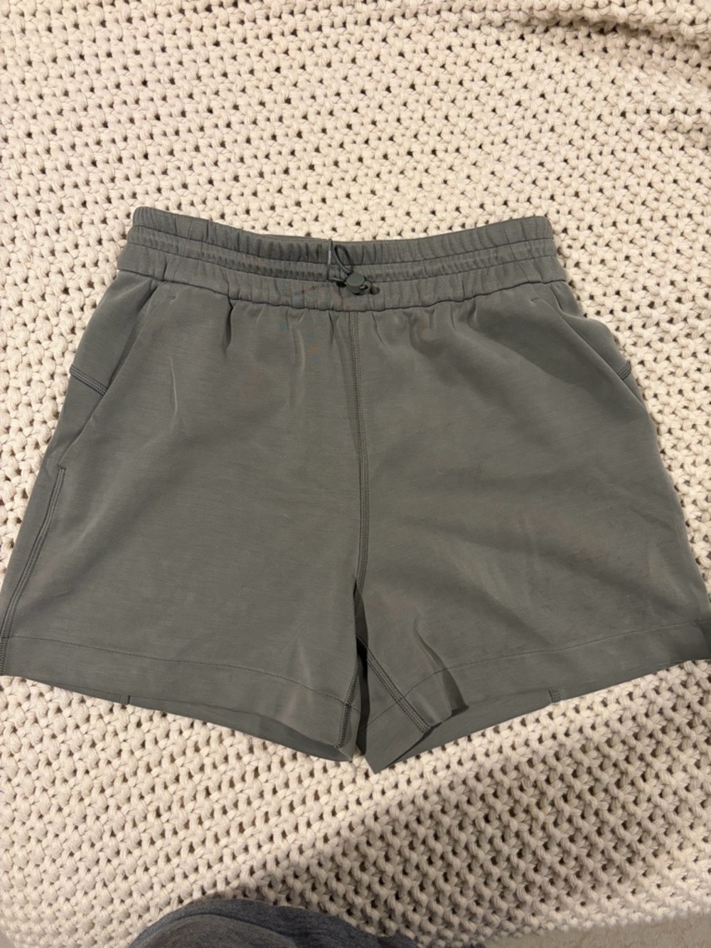 NWOT Lululemon Softstreme High-Rise - Short 4" Army Green